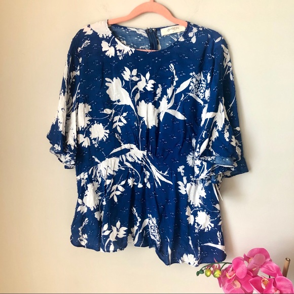 Altar'd State Tops - Altar’d State Blouse Blue‎ White Hawaiian Floral Flutter Short Sleeve Large